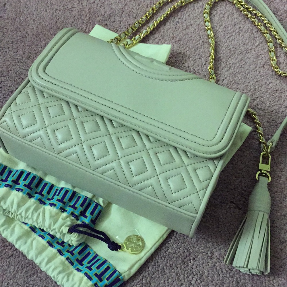 Tory Burch Quilted Crossbody Bag in Light Gray with Gold Chain